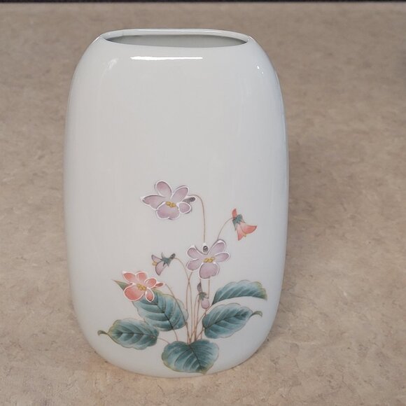 OTAGIRI Other - Vintage Violet OTAGIRI Vase Made in Japan